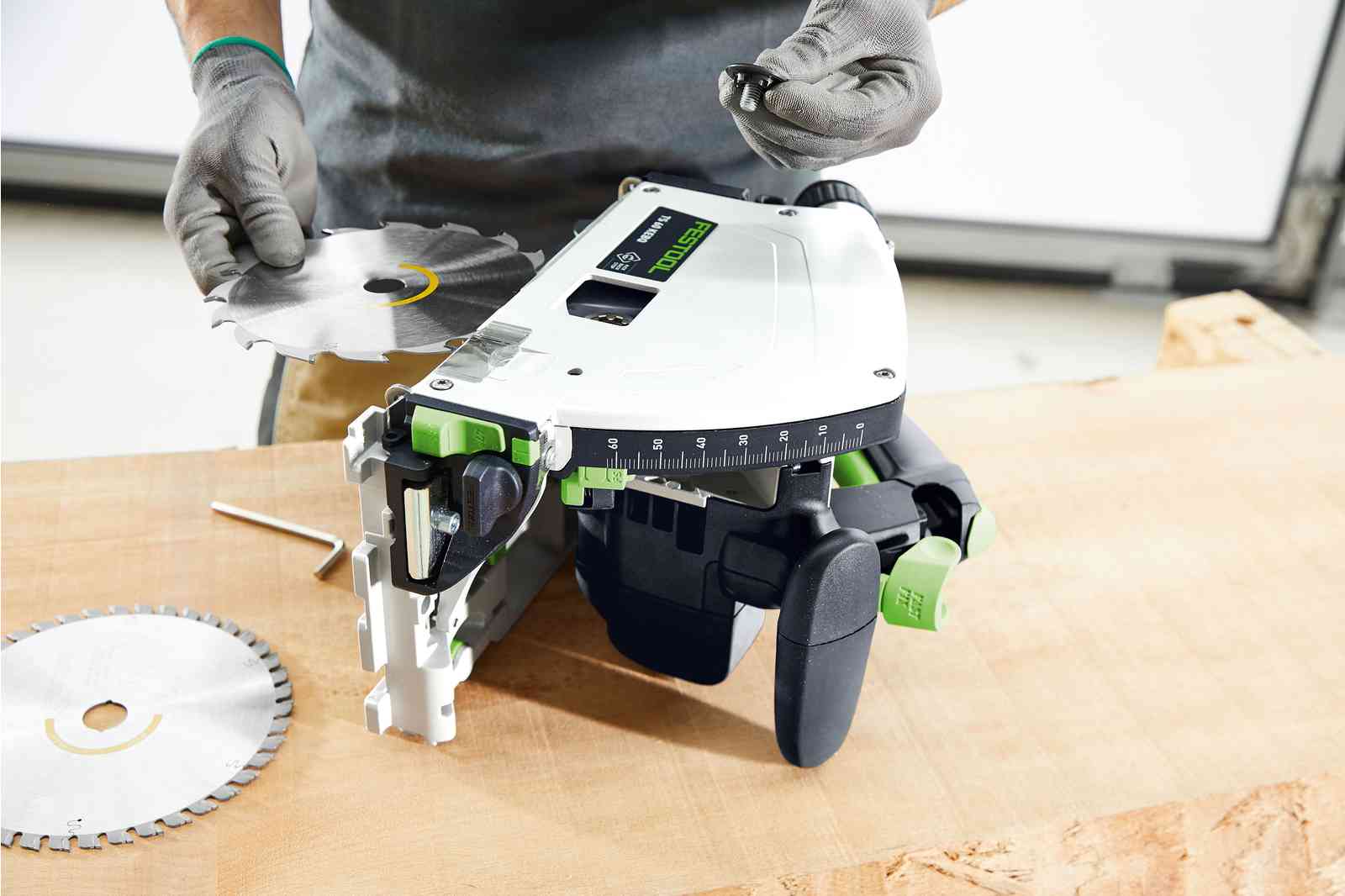 Festool Потъващ циркулярен трион TS 60 KEBQ-Plus + ПОДАРЪК ЦИРКУЛЯРЕН ДИСК