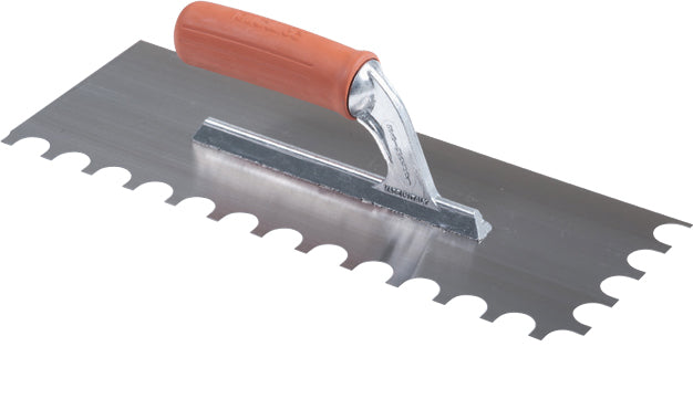 Raimondi назъбена маламашка с гумена дръжка 36×13 см, U 15 мм