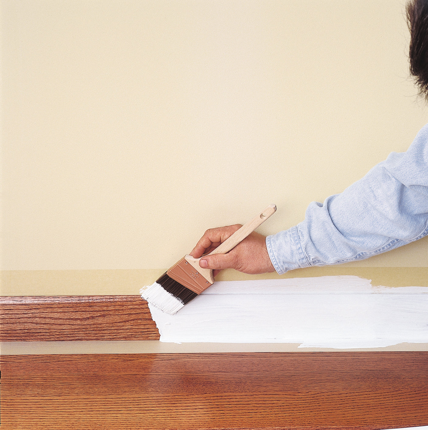 ZINSSER B-I-N AQUA Блокиращ грунд против петна и миризми  / 1L