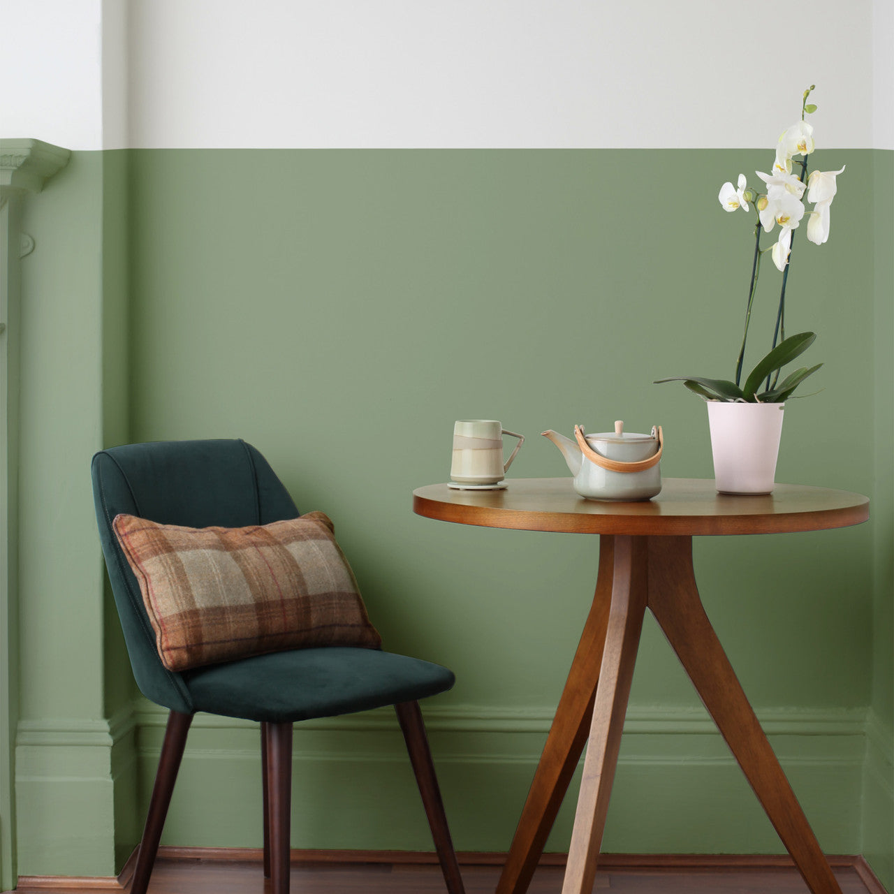 Rust Oleum Chalky Finish Wall Paint /  Bramwell 2.5L