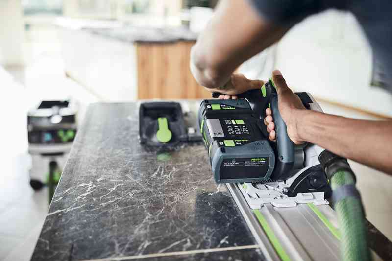 Festool Акумулаторен потъващ циркулярен трион TSC 55 KEB-Basic